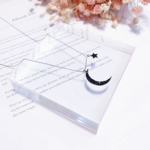 🆕 LEDA Star Moon Necklace - Picture 4 of 7